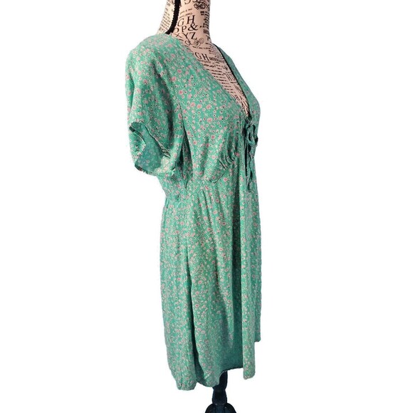 Womens Sz 8 Dress Ditsy Floral Print Above Knee Green V-Neck Short Sleeves - Picture 4 of 14